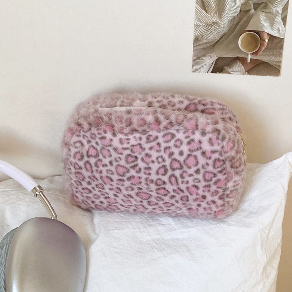 High Quality Fuzzy Makeup Bag  - Cosmetic Bags recension och pris