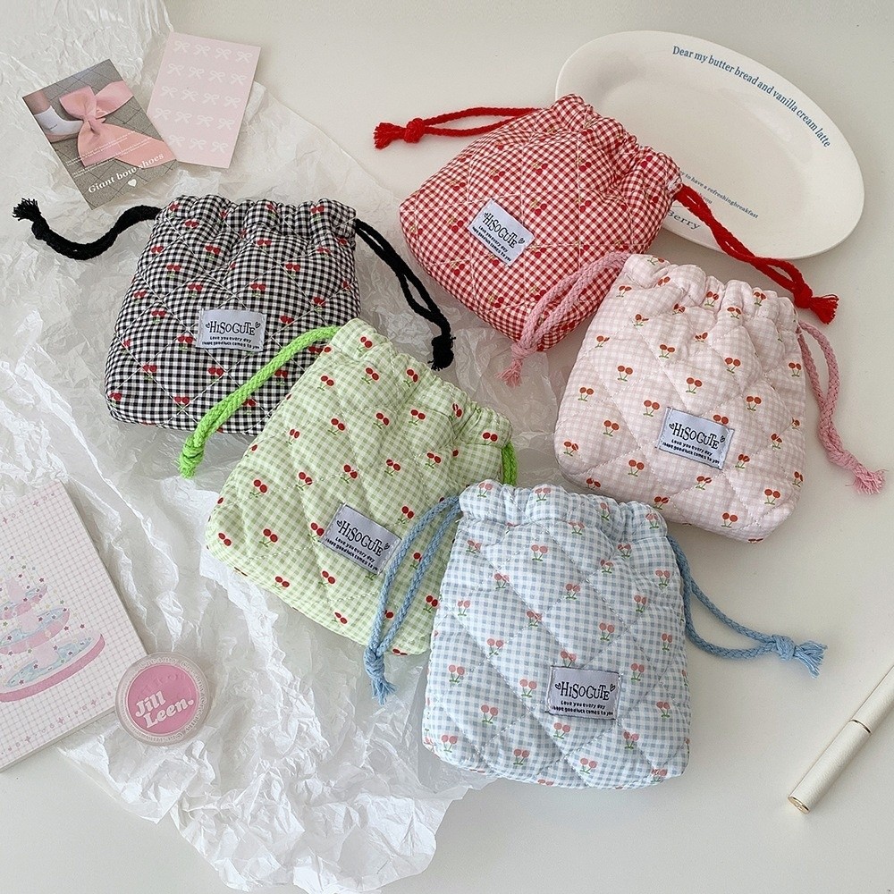 New Cherry Drawstring Pouch Mu - Cosmetic Bags recension och pris